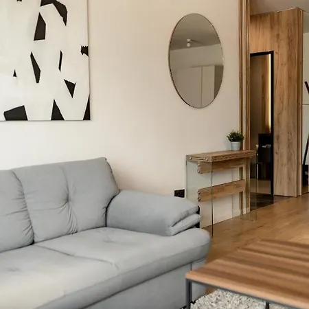 Nest Mirror